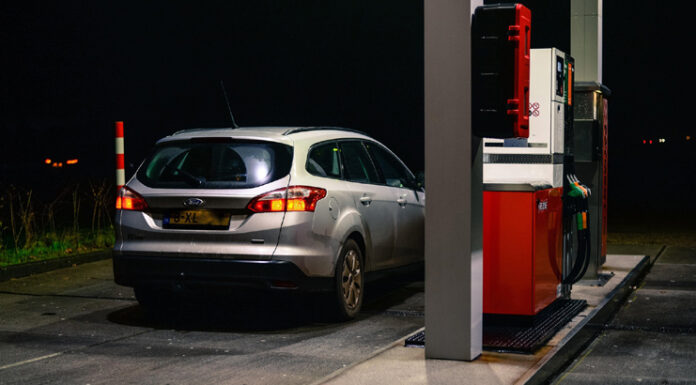 Jak powstaje benzyna? Sekrety paliwa, bez którego nie ruszysz w drogę benzyna