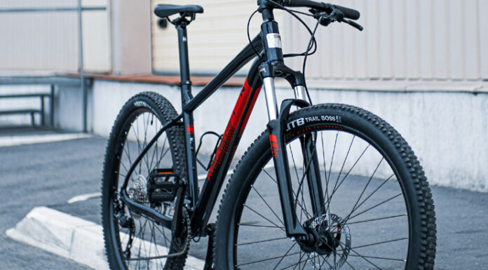 Jak często smarować łańcuch w rowerze? Większość rowerzystów robi to zdecydowanie za rzadko! rower